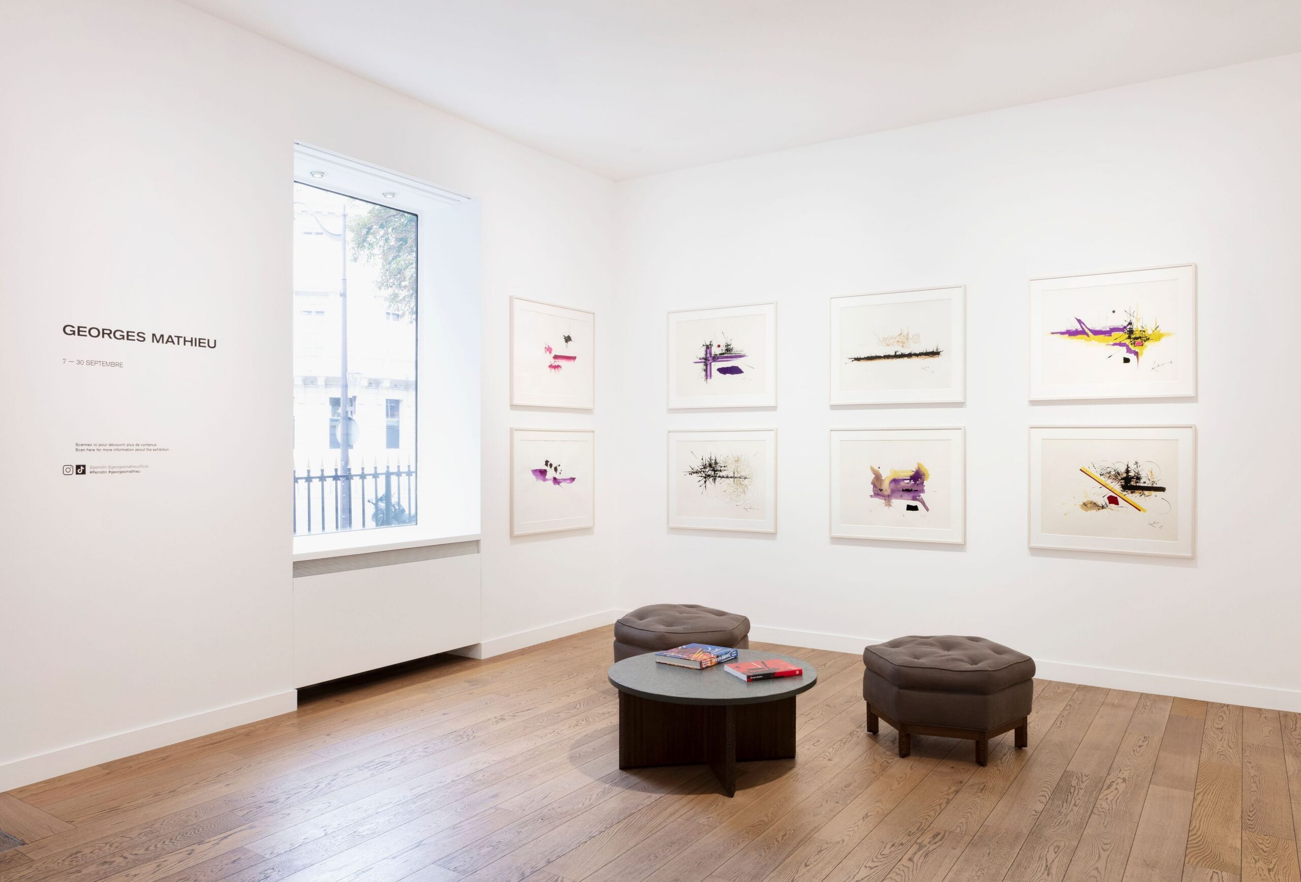 Exposition dédiée aux œuvres sur papier de Mathieu chez Perrotin
